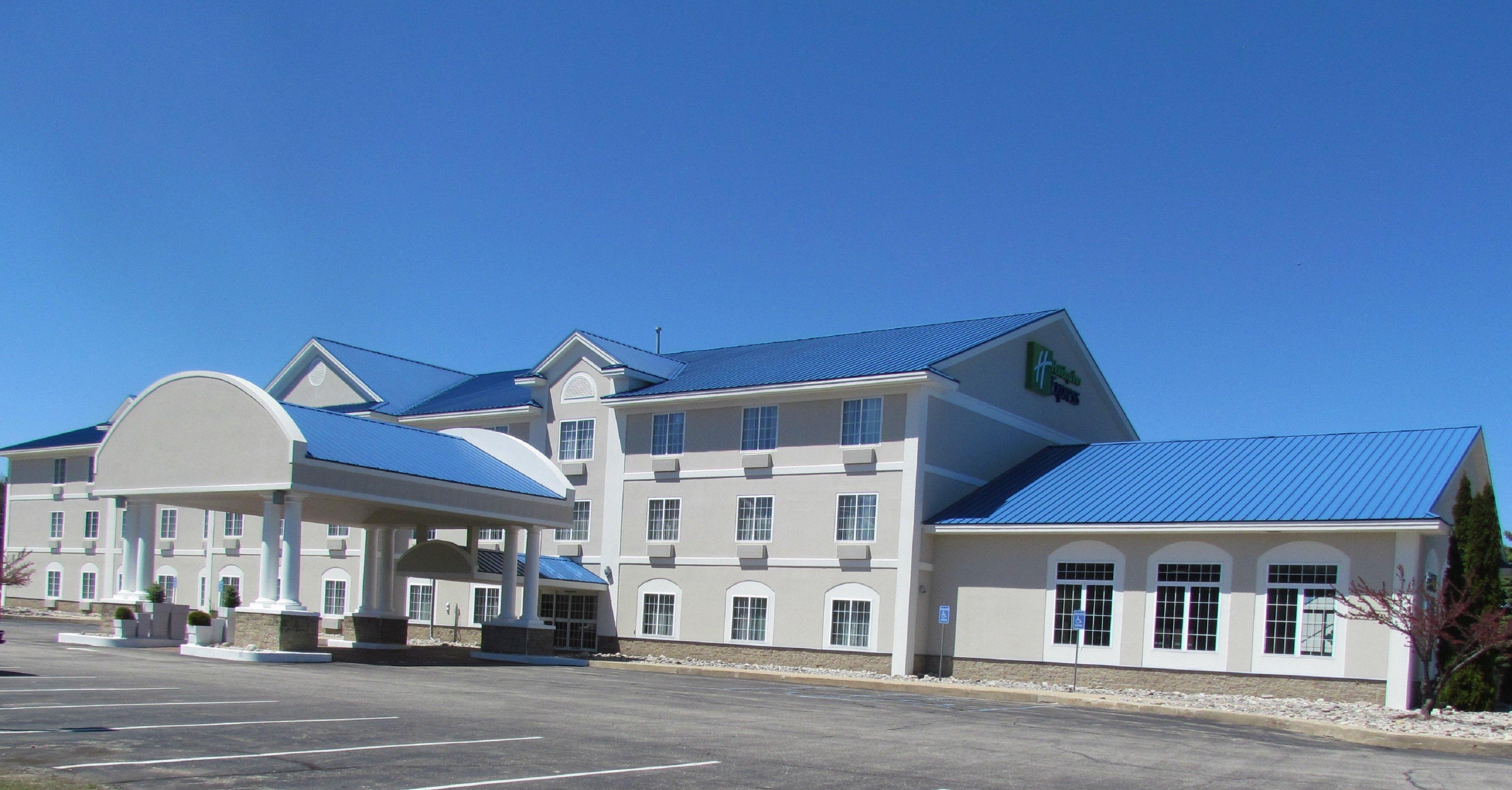 Holiday Inn Express Hotel & Suites Cadillac By Ihg Eksteriør billede