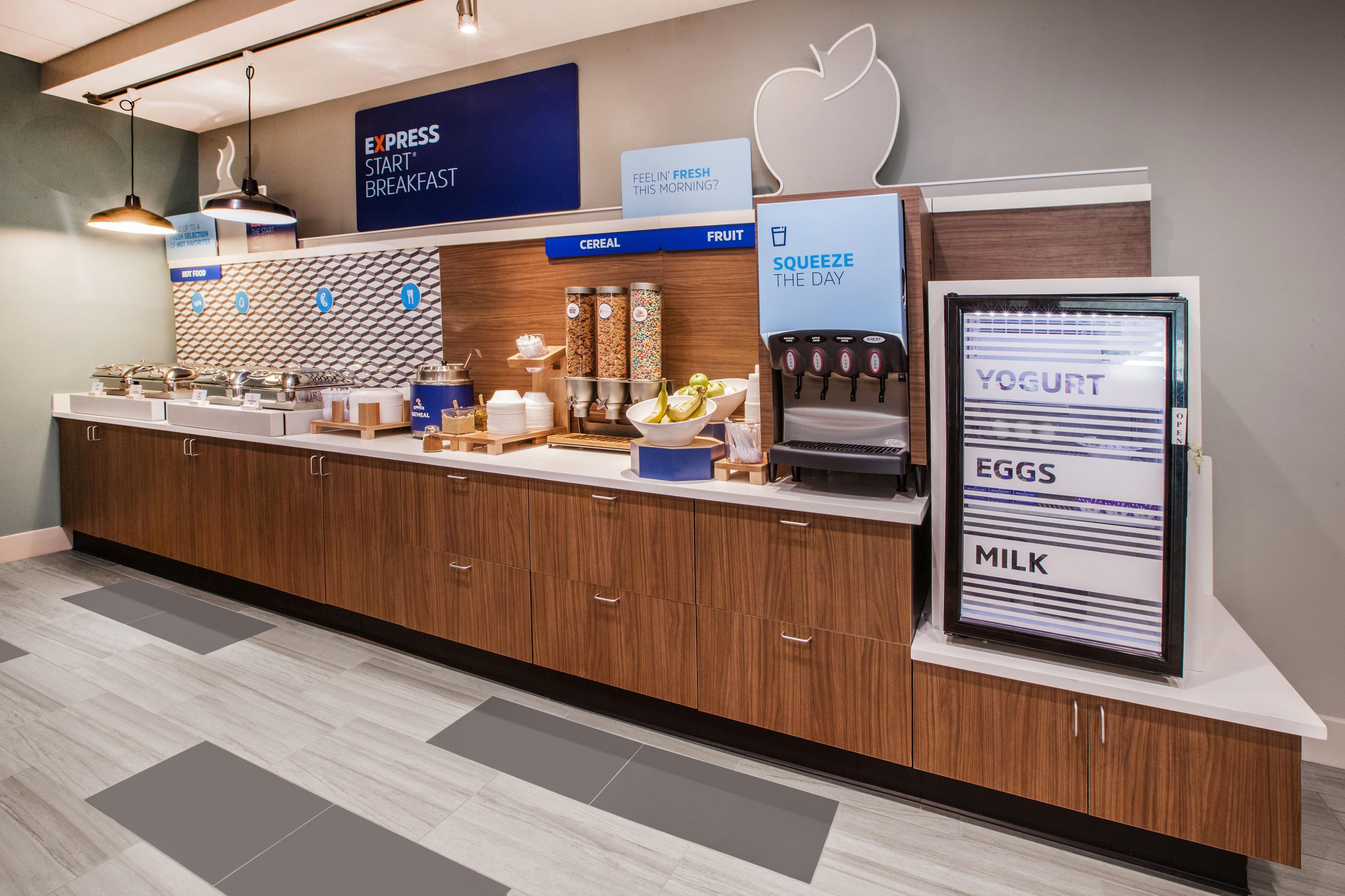 Holiday Inn Express Hotel & Suites Cadillac By Ihg Eksteriør billede