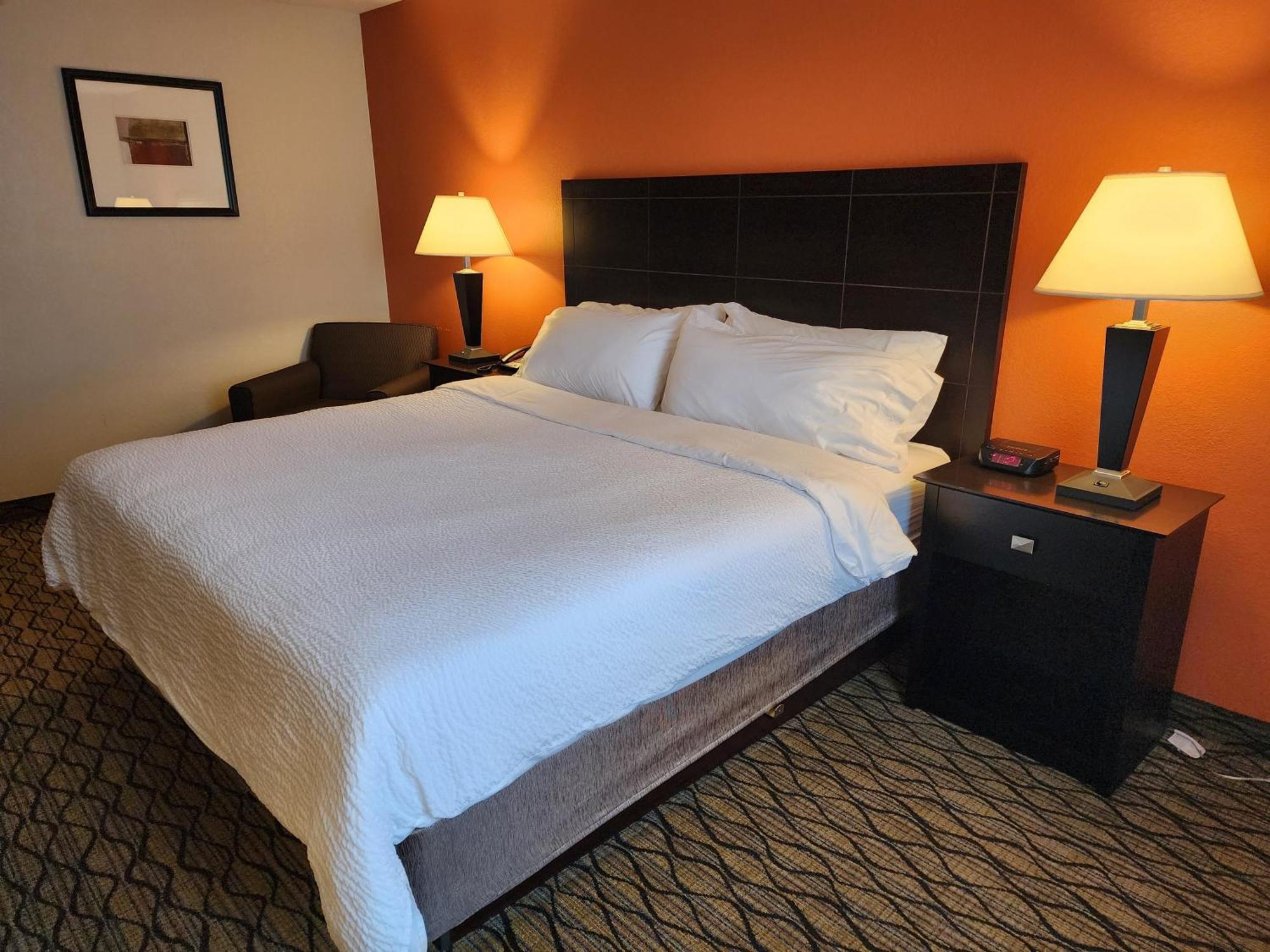Holiday Inn Express Hotel & Suites Cadillac By Ihg Eksteriør billede