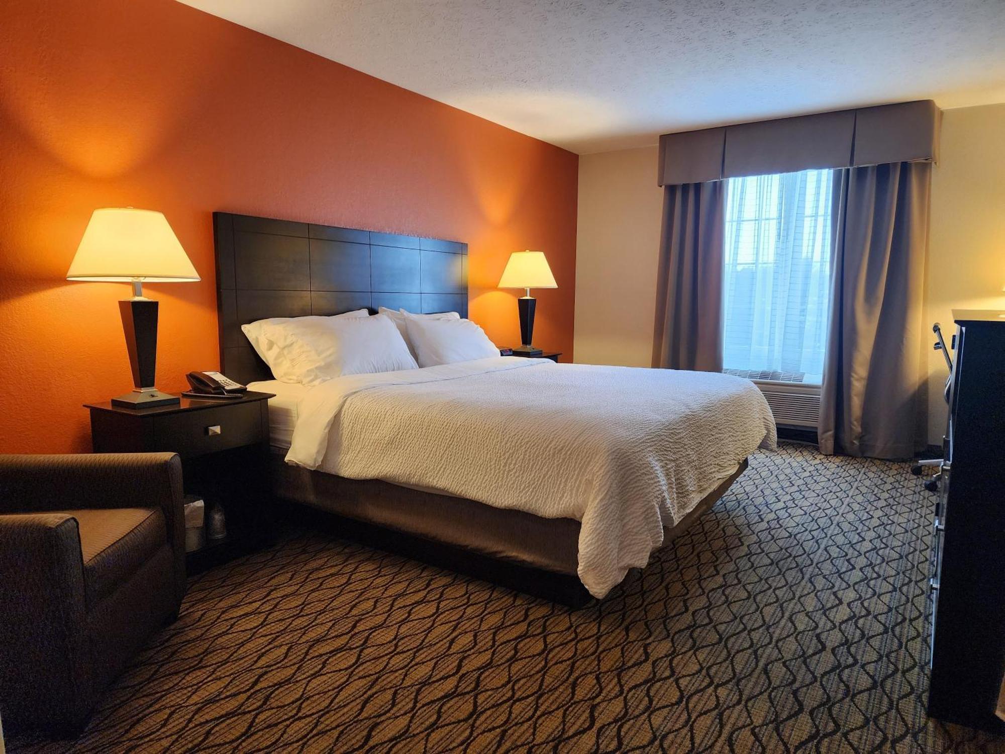 Holiday Inn Express Hotel & Suites Cadillac By Ihg Eksteriør billede