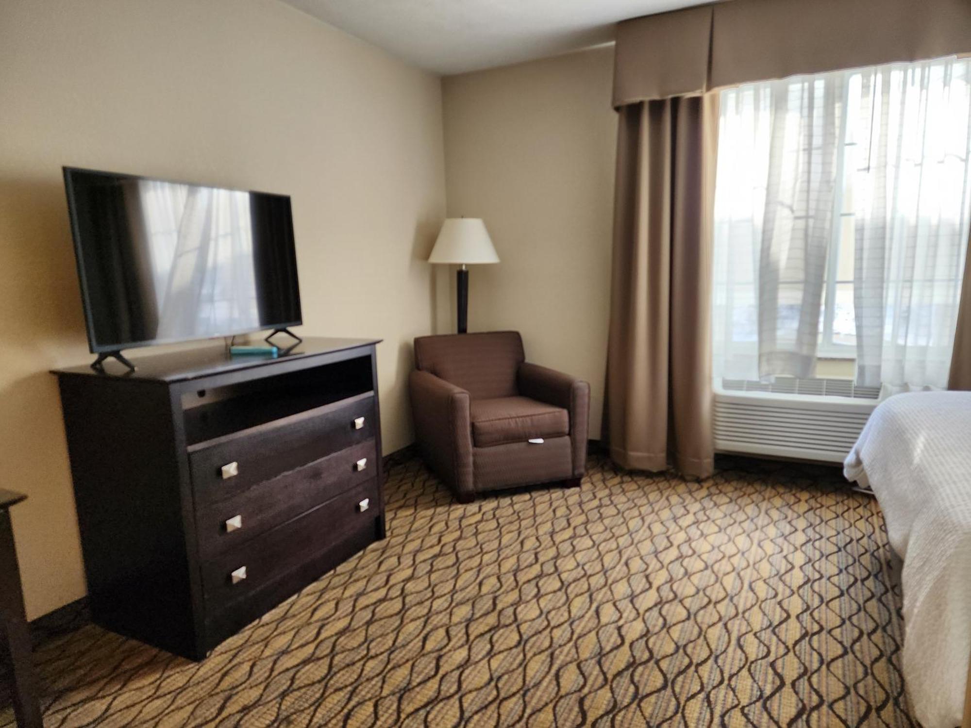 Holiday Inn Express Hotel & Suites Cadillac By Ihg Eksteriør billede
