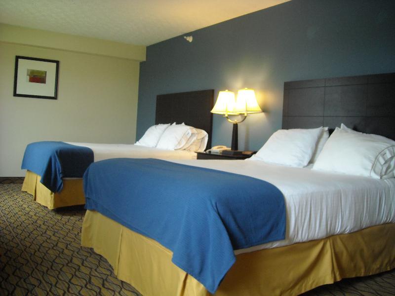 Holiday Inn Express Hotel & Suites Cadillac By Ihg Eksteriør billede